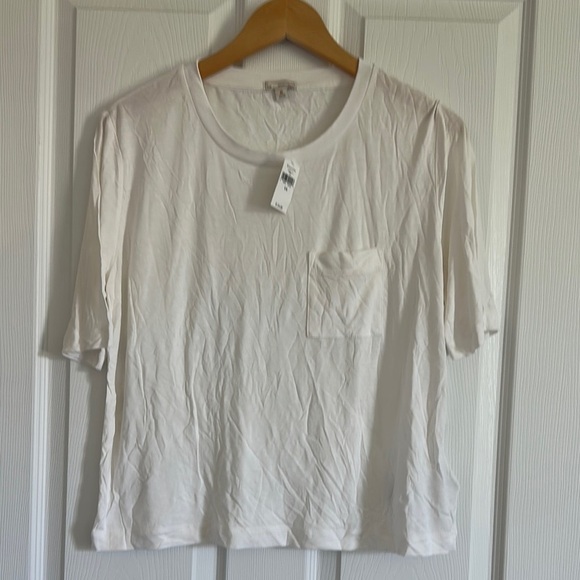 GAP White Tshirt NWT - Picture 1 of 8